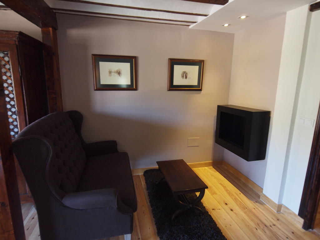Los Ojos De La Mora Apartamentos Boutique Cuenca  Quarto foto